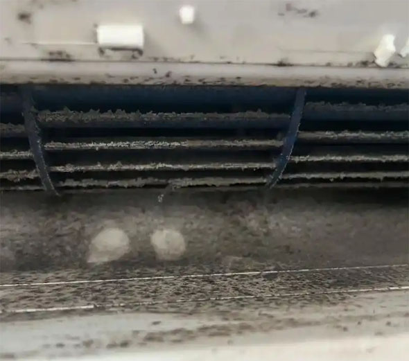 赤水空调吹的风有股烧焦味是怎么回事